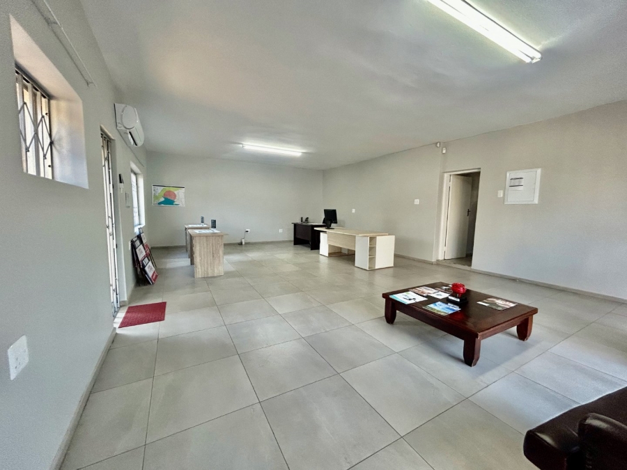 6 Bedroom Property for Sale in Schoemansville North West